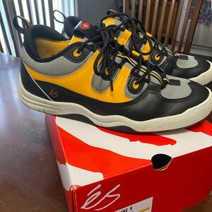 Es Two Nine Eight, size 12